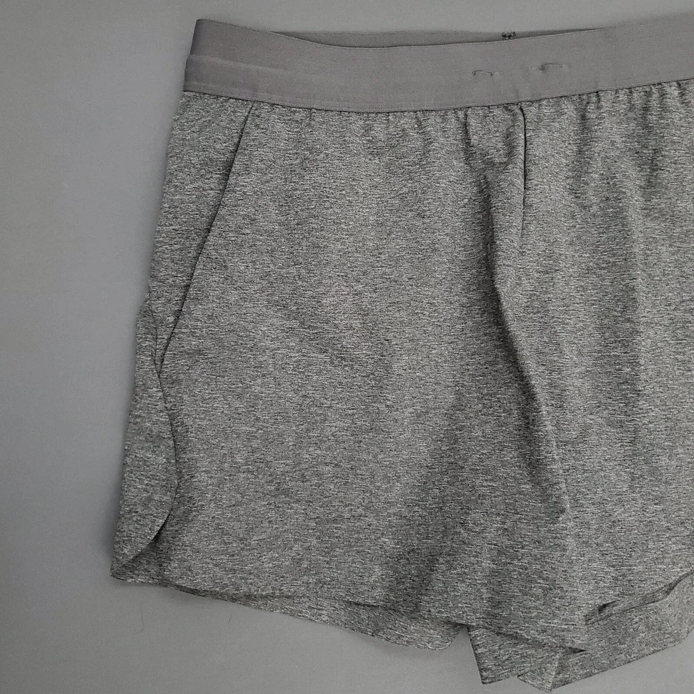 Uniqlo Womens Performance Shorts Heather‎ Gray Dry Stretch Size M 241-413837